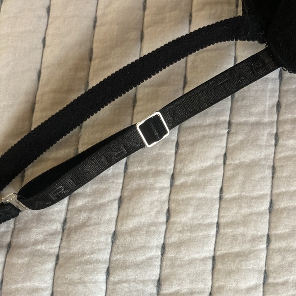 TAHARI 38C black wired padded cup bra in great barely worn preowned condition - Picture 15 of 16